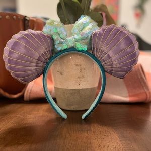 Disney’s Little Mermaid 30th Anniversary seashell Mickey Ears (women’s size )
